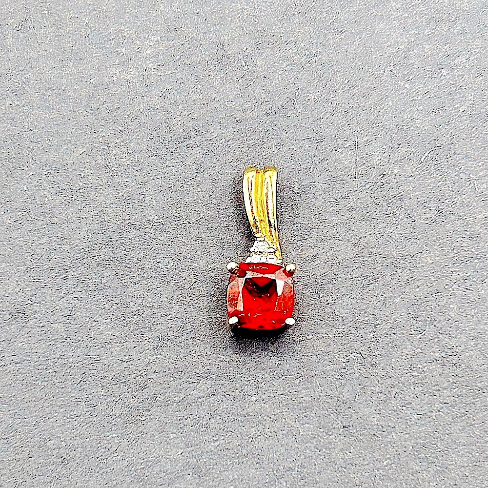 10k garnet pendant